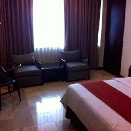 Mitra Bandung Hotel מראה חיצוני תמונה