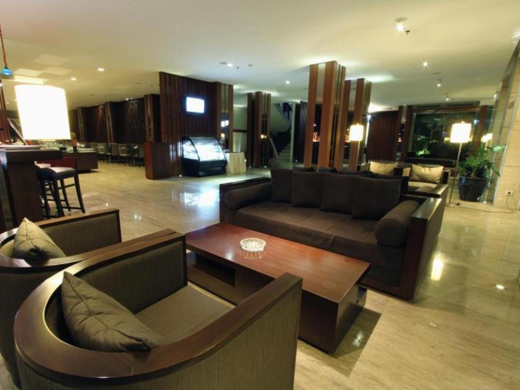 Mitra Bandung Hotel מראה חיצוני תמונה