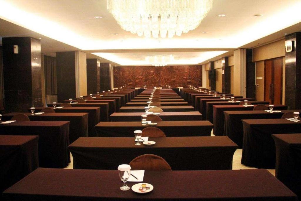 Mitra Bandung Hotel מראה חיצוני תמונה