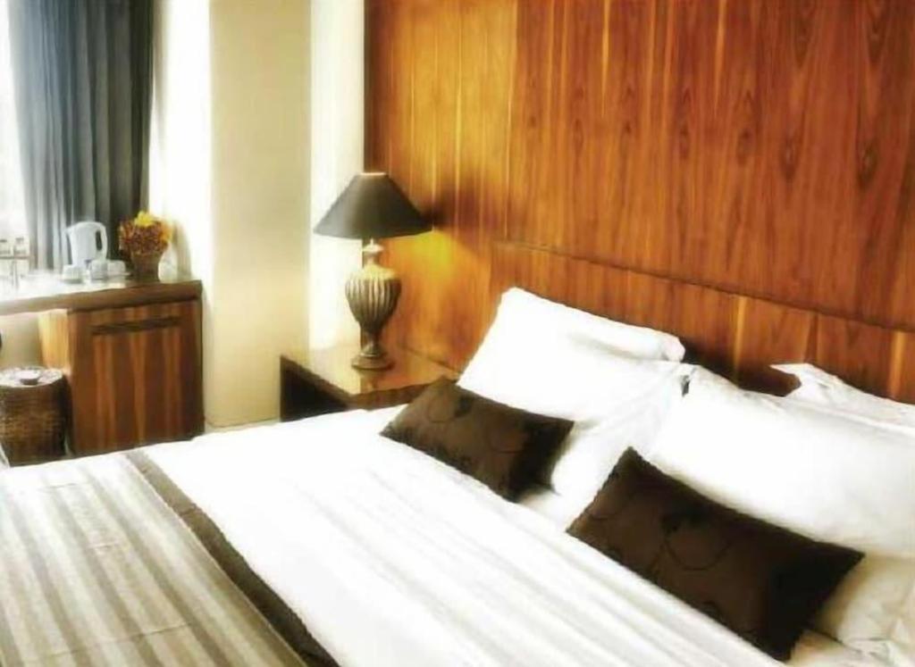 Mitra Bandung Hotel מראה חיצוני תמונה