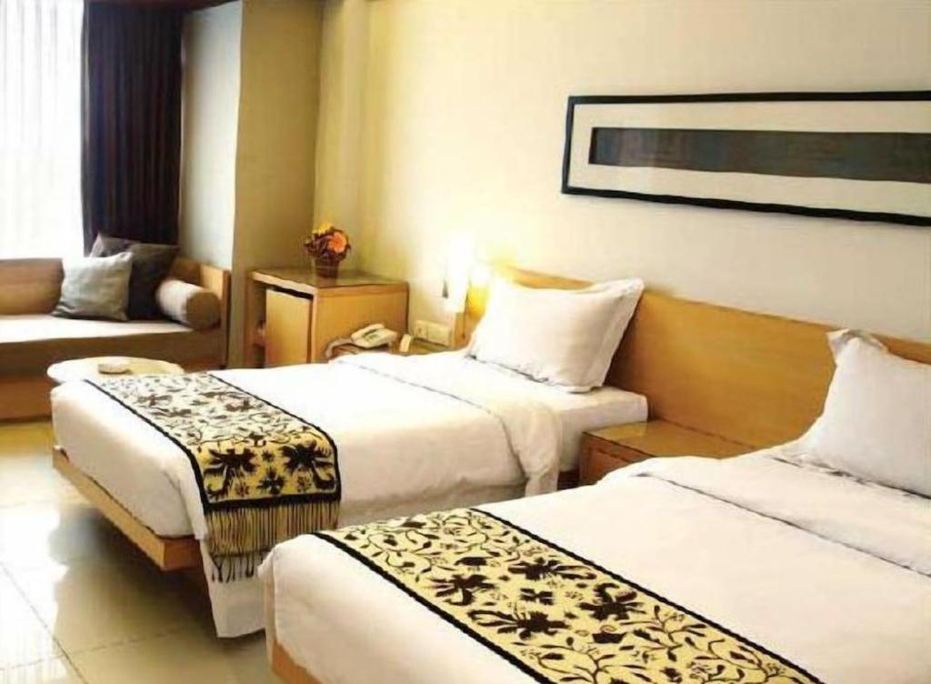 Mitra Bandung Hotel מראה חיצוני תמונה