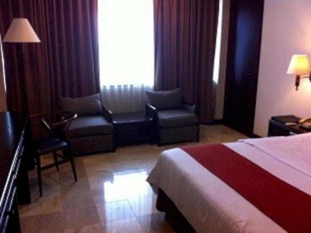 Mitra Bandung Hotel מראה חיצוני תמונה