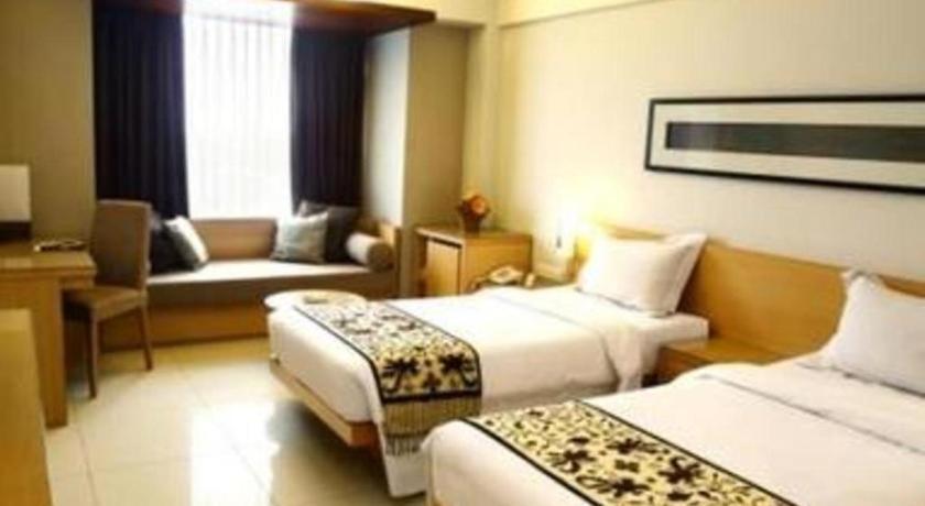 Mitra Bandung Hotel מראה חיצוני תמונה
