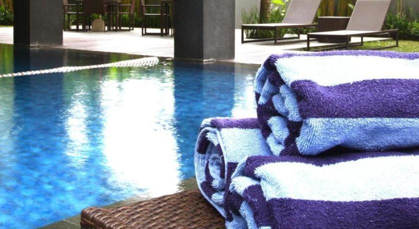 Mitra Bandung Hotel מראה חיצוני תמונה