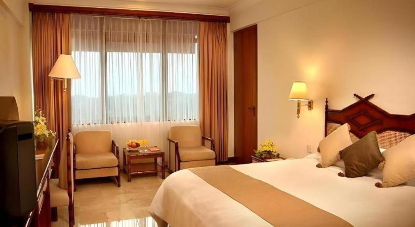 Mitra Bandung Hotel מראה חיצוני תמונה