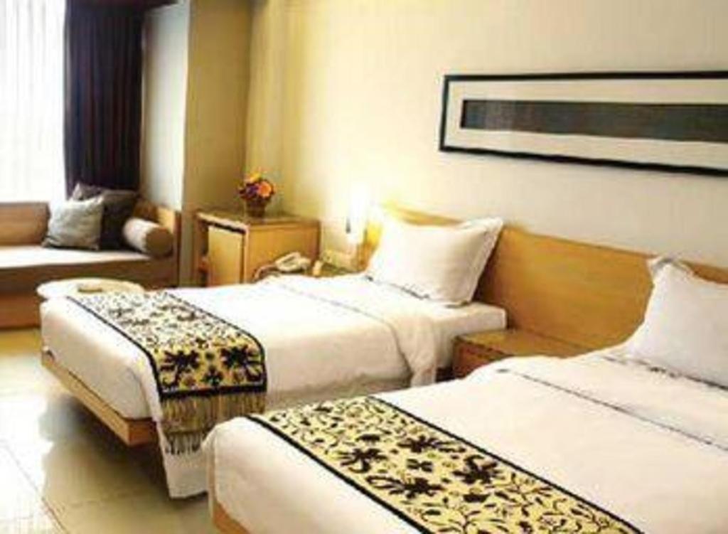 Mitra Bandung Hotel מראה חיצוני תמונה